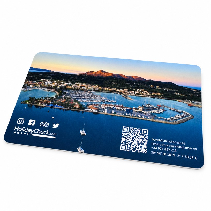 Custom Hotel Welcome Card – HolidayCheck Style with QR Code