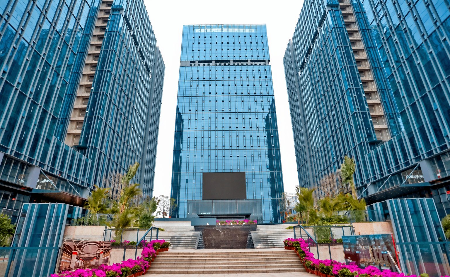 LOZAVY Shenzhen headquarters building facade