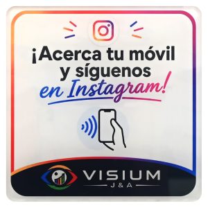 Spanish NFC review card with Instagram artwork and leave-a-review message